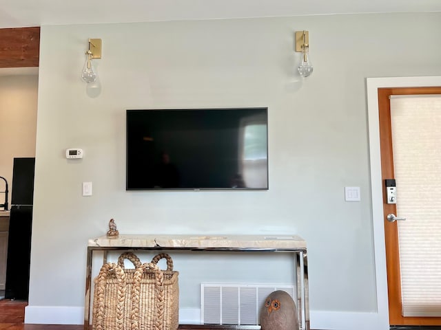detailed view of baseboards