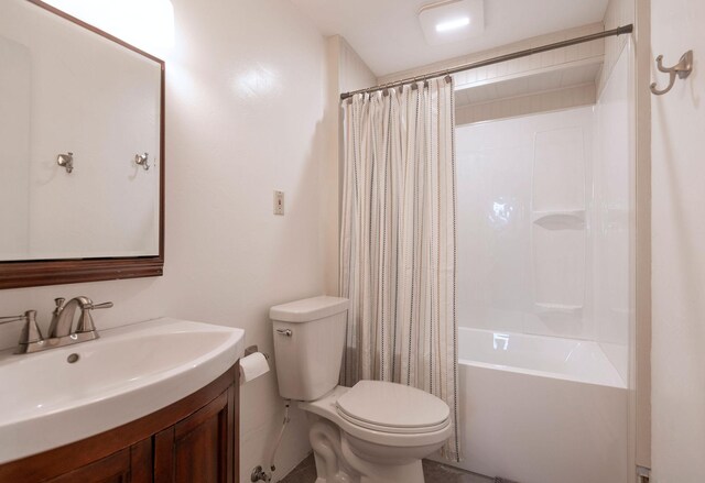 500 Geddis St, Helena, MT 59601 - full bath with toilet, shower / bath combo with shower curtain, and vanity