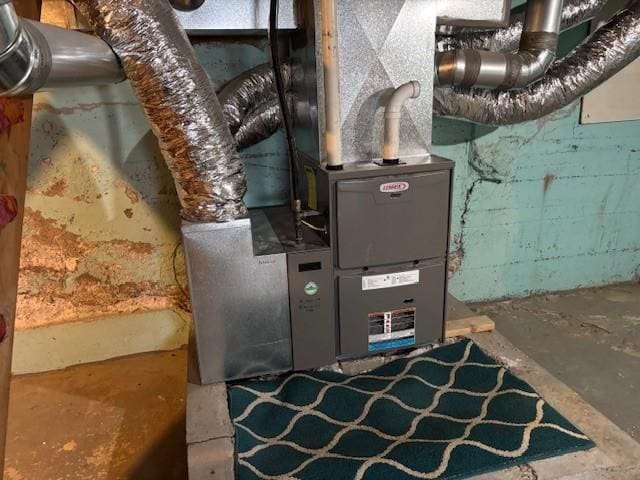 330 2nd St S, Shelby, MT 59474 - utilities with heating unit