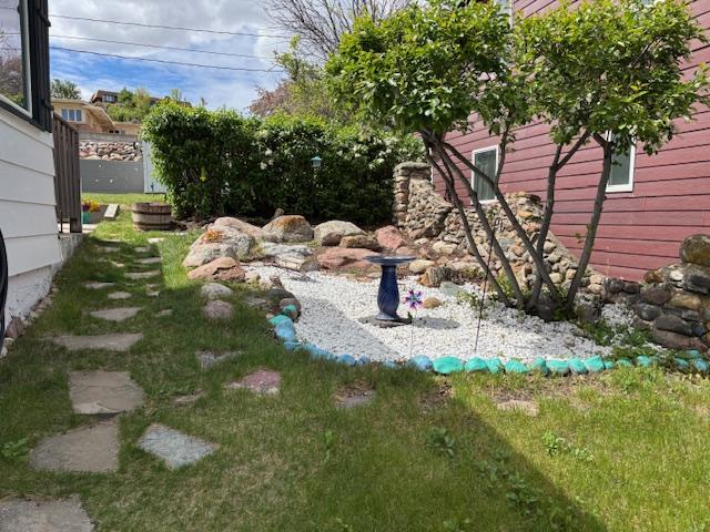 330 2nd St S, Shelby, MT 59474 - view of green lawn