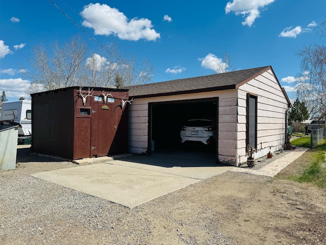 901 Birch Ave, Shelby, MT 59474 - garage with driveway