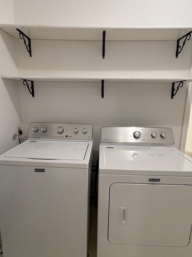 330 N Walnut St, Dillon, MT 59725 - laundry room with washer and dryer