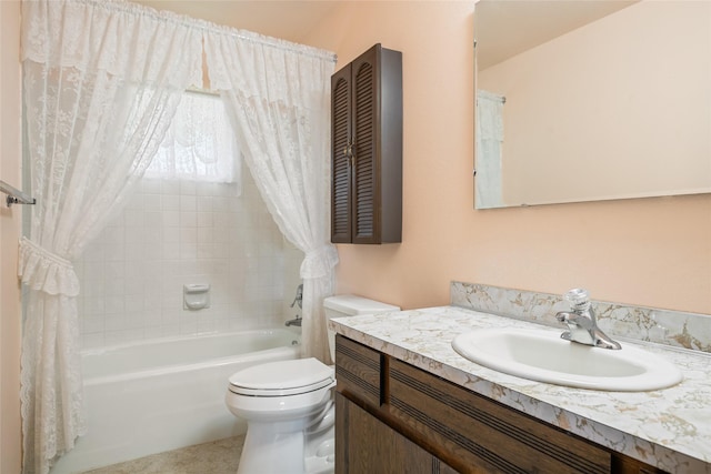640 W Crestline Dr, Missoula, MT 59803 - full bath with toilet, vanity, and shower / tub combo with curtain