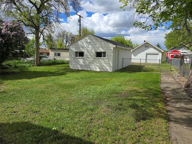 3421 4th Ave N, Great Falls, MT 59401 - view of yard with a garage
