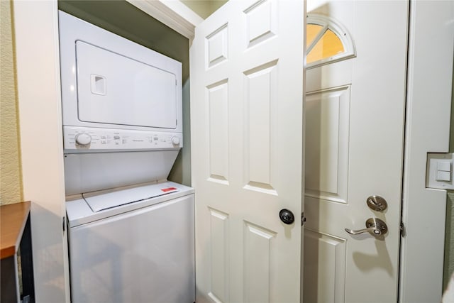 1118 Dakota Ave, Libby, MT 59923 - laundry area with stacked washing machine and dryer