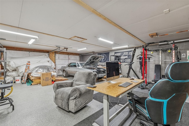 175 Caps Rd, Kalispell, MT 59901 - view of garage