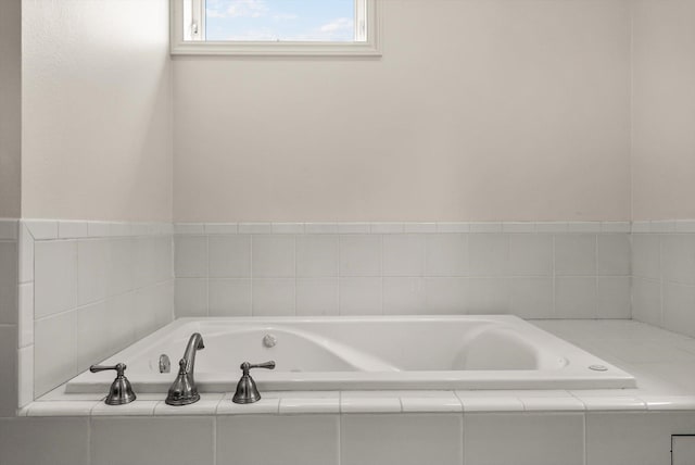 515 W Oregon St, Kalispell, MT 59901 - bathroom featuring a bath