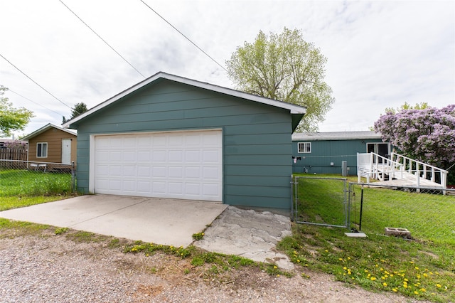1709 20th Ave S, Great Falls, MT 59405 - detached garage with a gate