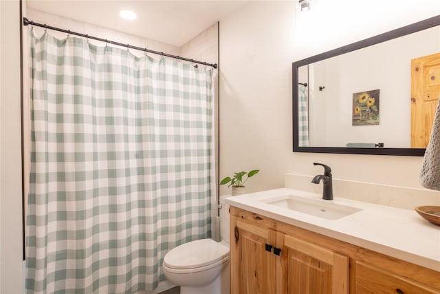 12520 Pinkham Creek Rd, Rexford, MT 59930 - full bath with vanity, toilet, and a shower with curtain