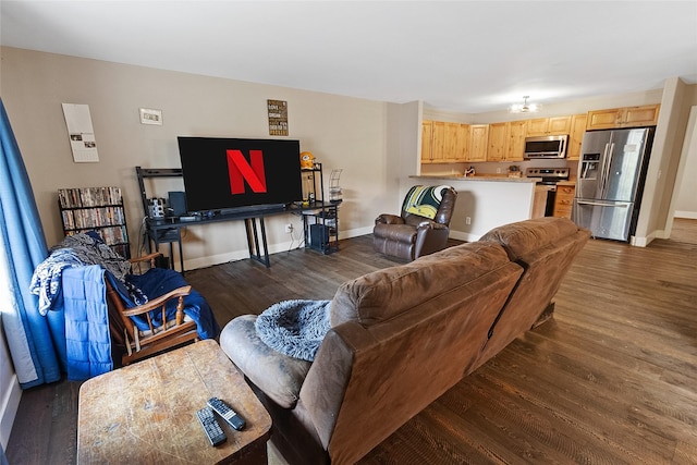 1091 Harmony Ct, Kalispell, MT 59901 - living room featuring wood finished floors and baseboards
