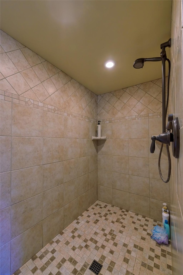 5380 US Highway 93, Conner, MT 59827 - full bathroom featuring a tile shower and recessed lighting