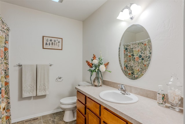 115 River Glen Ct, Kalispell, MT 59901 - full bath featuring toilet, vanity, baseboards, curtained shower, and tile patterned floors