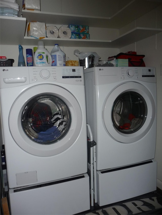 3115 8th Ave N, Great Falls, MT 59401 - laundry area with separate washer and dryer