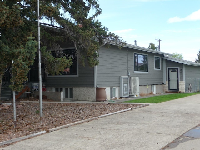 3115 8th Ave N, Great Falls, MT 59401 - view of front facade featuring entry steps and stairway