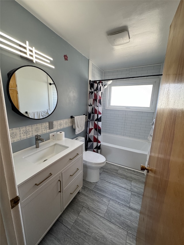 3115 8th Ave N, Great Falls, MT 59401 - full bathroom with vanity and shower / bath combination with curtain