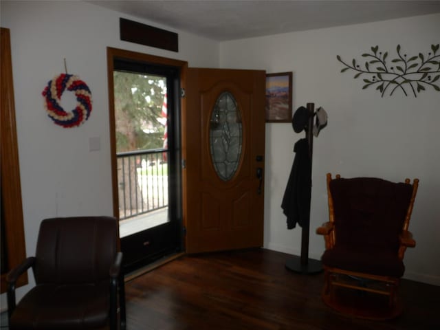3115 8th Ave N, Great Falls, MT 59401 - entryway featuring wood finished floors