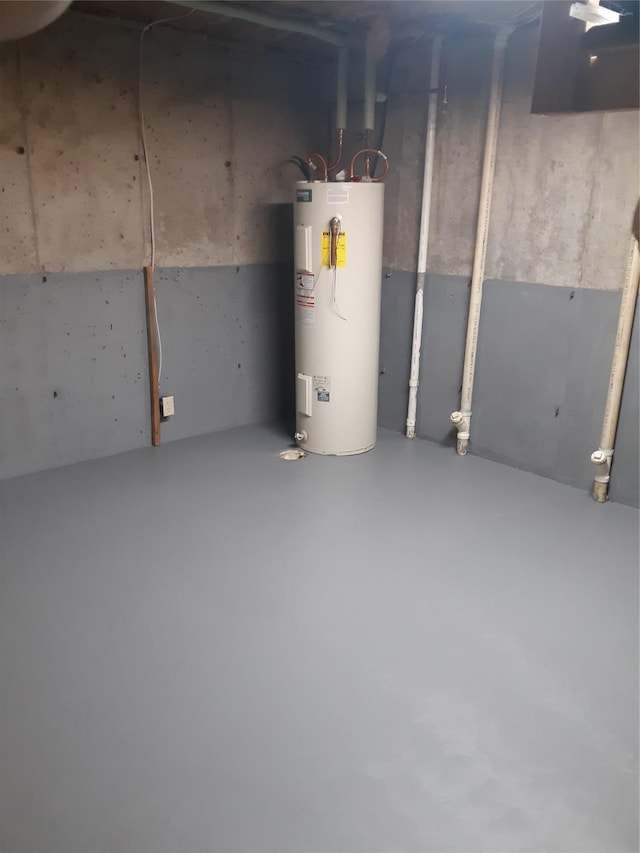 314 4th Ave NE, Cut Bank, MT 59427 - unfinished below grade area with water heater
