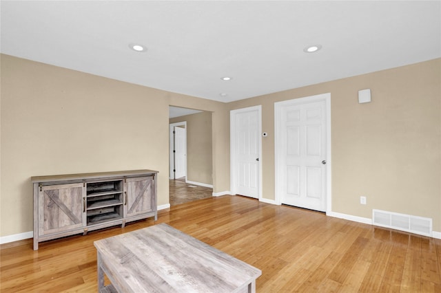 1721 13th Ave S, Great Falls, MT 59405 - unfurnished room with light wood-type flooring, baseboards, and recessed lighting