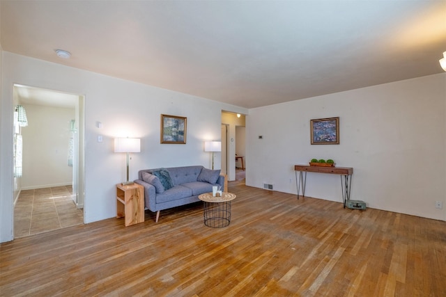925 Hollins Ave, Helena, MT 59601 - living area featuring light wood finished floors