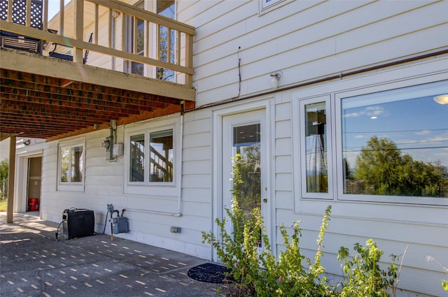 1320 Flowerree St, Helena, MT 59601 - view of side of property with a patio