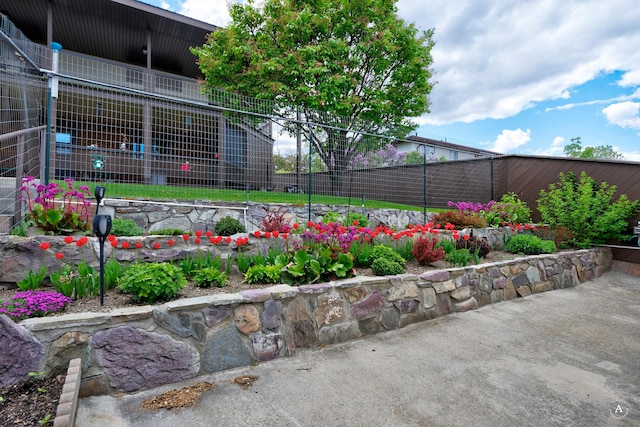 1502 Hauser Blvd, Helena, MT 59601 - view of property's community with a fenced backyard