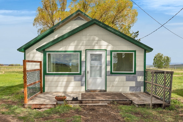 1680 W River Rd, Deer Lodge, MT 59722 - view of front facade with a front yard