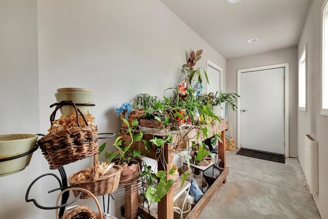 510 Mission St, Stevensville, MT 59870 - foyer with concrete flooring