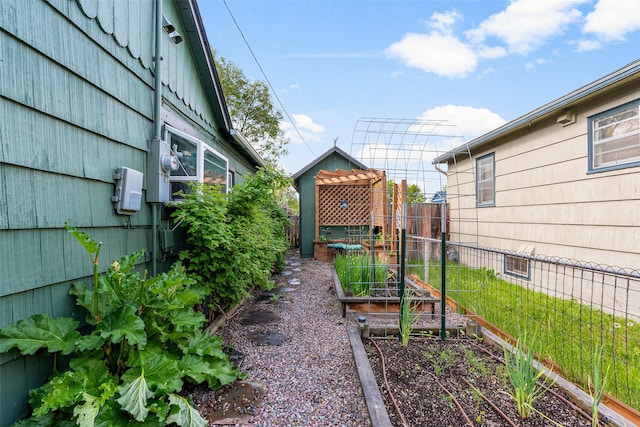 2115 Burlington Ave, Missoula, MT 59801 - view of yard with a garden