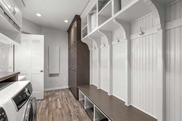 360 Plantation Dr, Kalispell, MT 59901 - mudroom with independent washer and dryer, wood finished floors, recessed lighting, and baseboards