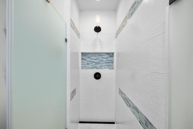 360 Plantation Dr, Kalispell, MT 59901 - bathroom featuring tiled shower