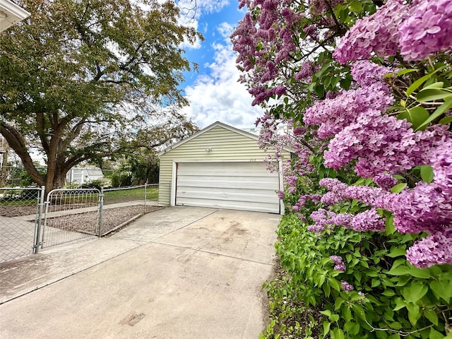 2513 8th Ave N, Great Falls, MT 59401 - garage with driveway and a gate