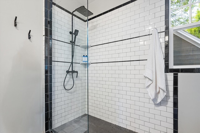 322 W Lawrence St, Helena, MT 59601 - full bath featuring tiled shower