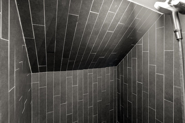 33893 Redgate Dr, Bigfork, MT 59911 - bathroom view