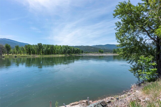 207 Oak Ln, Plains, MT 59859