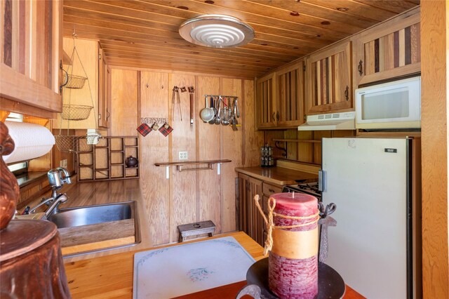 207 Oak Ln, Plains, MT 59859