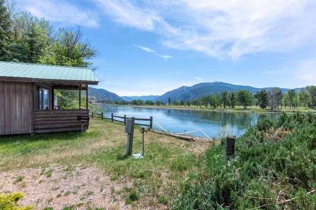 207 Oak Ln, Plains, MT 59859