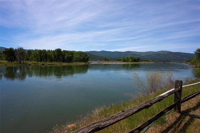 207 Oak Ln, Plains, MT 59859