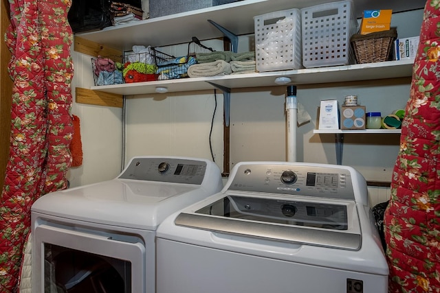 785 La Brant Rd, Bigfork, MT 59911 - laundry room with washer and dryer