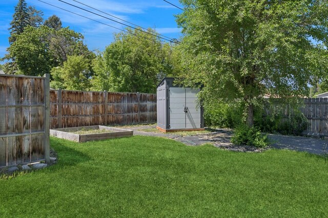 314 9th Ave W, Kalispell, MT 59901 - view of yard with a garden