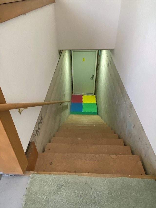 50-60 Willow Bend Ln, Cascade, MT 59421 - view of stairway