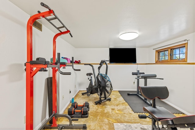 215 N Oak St, Townsend, MT 59644 - workout area featuring baseboards