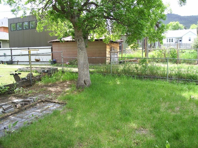 619 E Broadway St, Helena, MT 59601 - view of yard featuring a mountain view