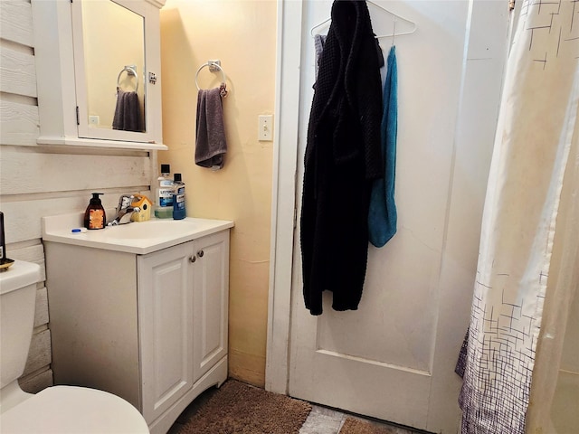 515 7th St N, Great Falls, MT 59401 - full bathroom featuring toilet and vanity
