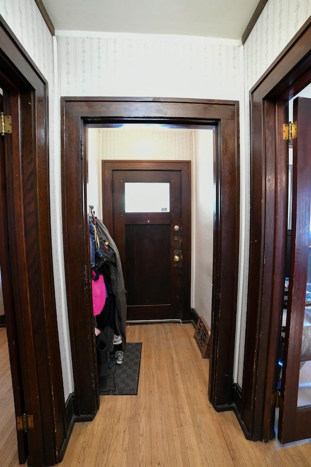 712 9th St N, Great Falls, MT 59401 - entryway featuring wood-type flooring and wallpapered walls