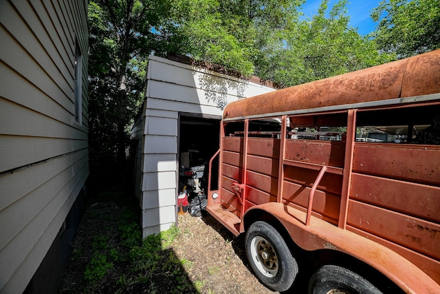 712 9th St N, Great Falls, MT 59401 - view of garage