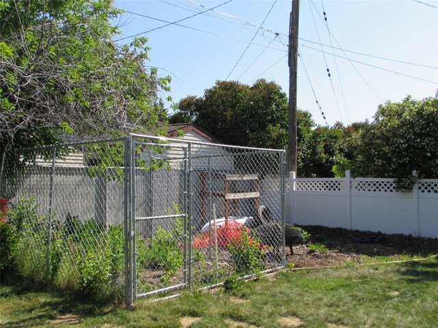 706 49th St S, Great Falls, MT 59405 - view of yard