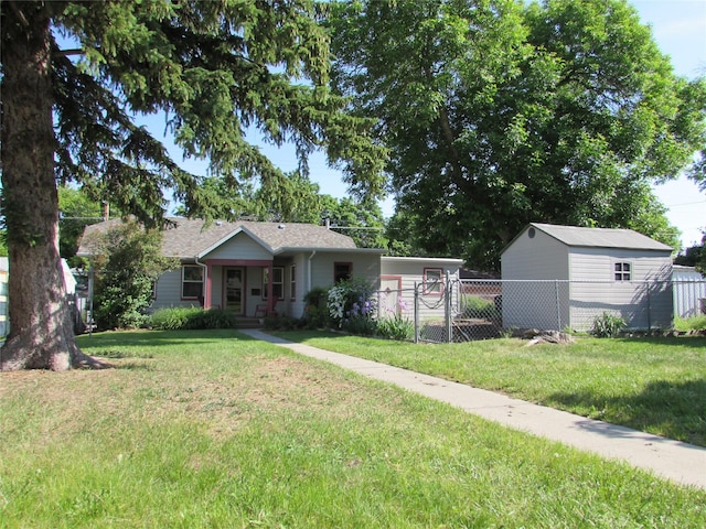 2323 3rd Ave S, Great Falls, MT 59405 - ranch-style home featuring a porch