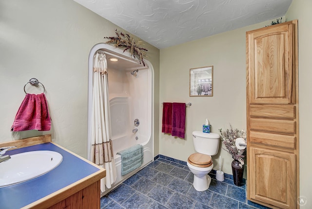 3380 Moulton Reservoir Rd, Butte, MT 59701 - full bath featuring toilet, baseboards, vanity, and shower / bath combo with shower curtain
