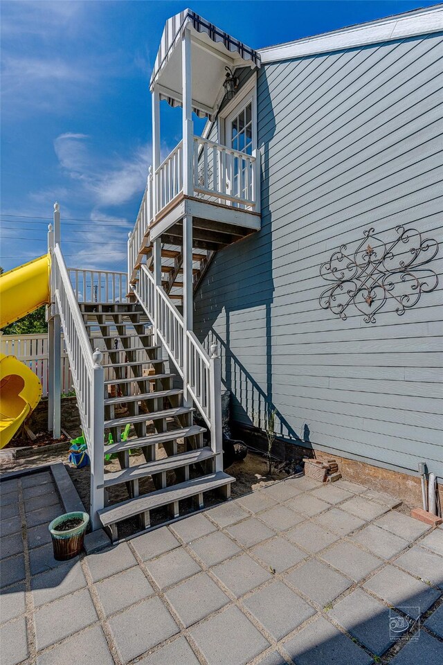 902 N Park Ave, Helena, MT 59601 - view of property exterior featuring stairs