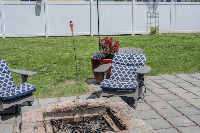 902 N Park Ave, Helena, MT 59601 - view of yard featuring a patio area